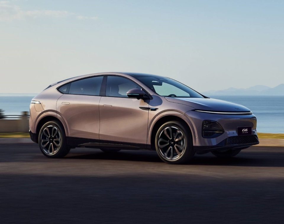 Xpeng G6 nopeasti lataava sähköauto