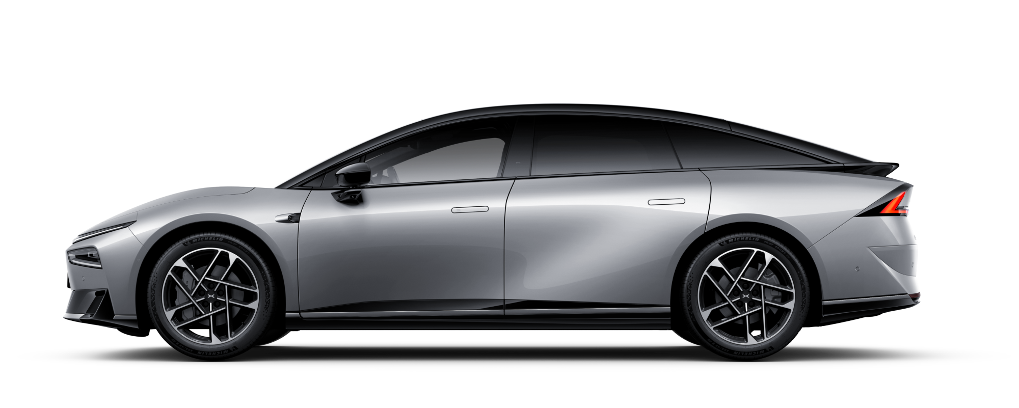 P7+ RWD Long Range - Silver Frost Exterior